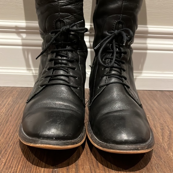 COPY - TOWN SHOES Tall Black Leather Riding Boots gold accent buckle
size 8 EUC - Picture 2 of 14